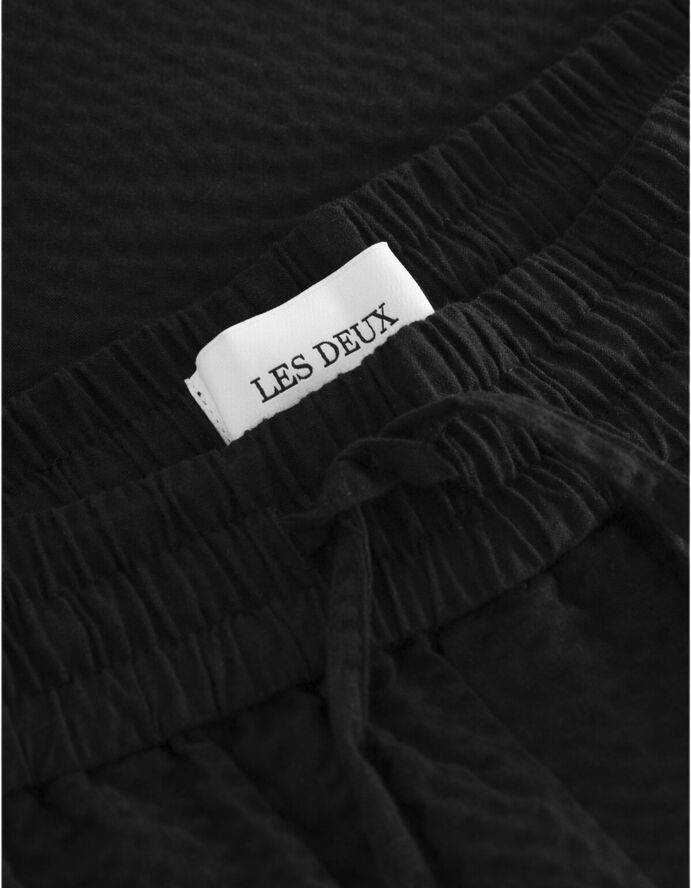 Les Deux Patrick Seersucker Shorts Black