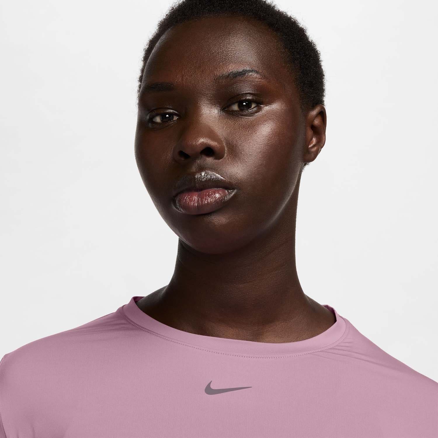 Nike  One Classic Top Dames
