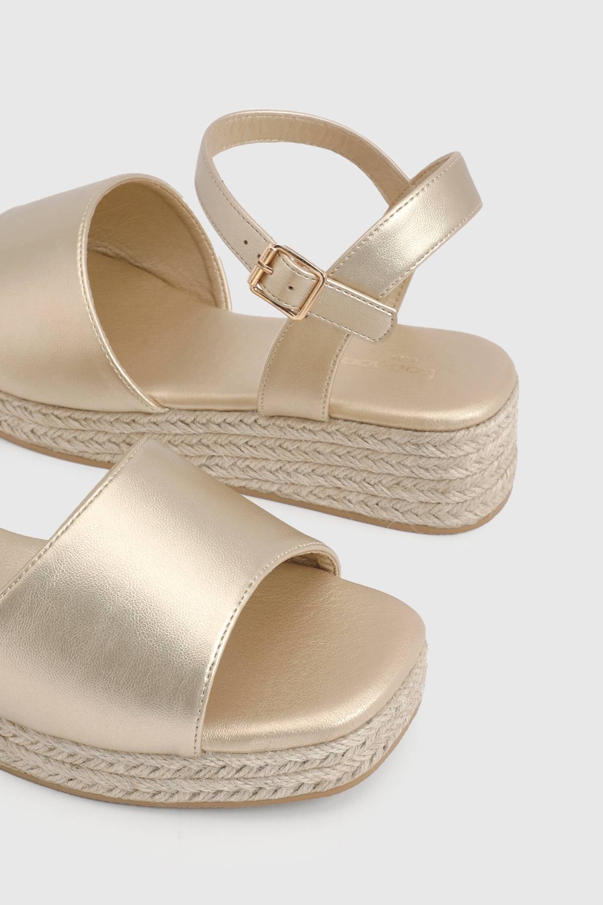 boohoo Sandales Compensées Plateforme À 2 Brides Coupe Extra Large