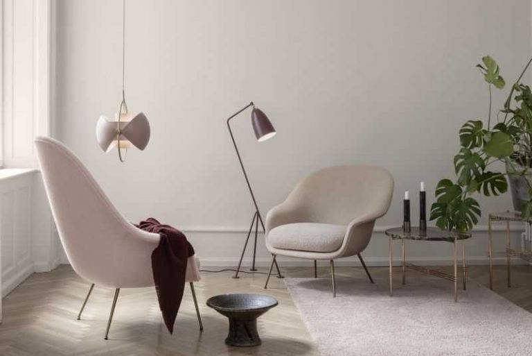 Gubi Gräshoppa vloerlamp warm grey