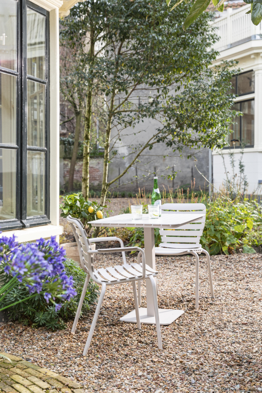 Zuiver Vondel bistro tuintafel 71x71 clay