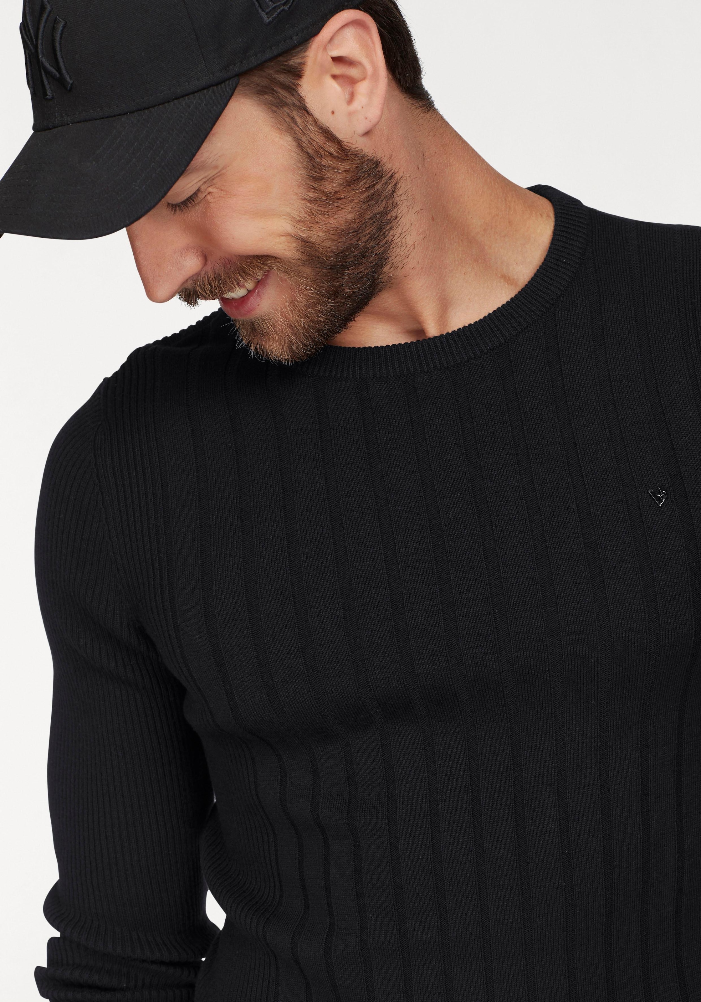 Bruno Banani Rundhalspullover , in Rippoptik