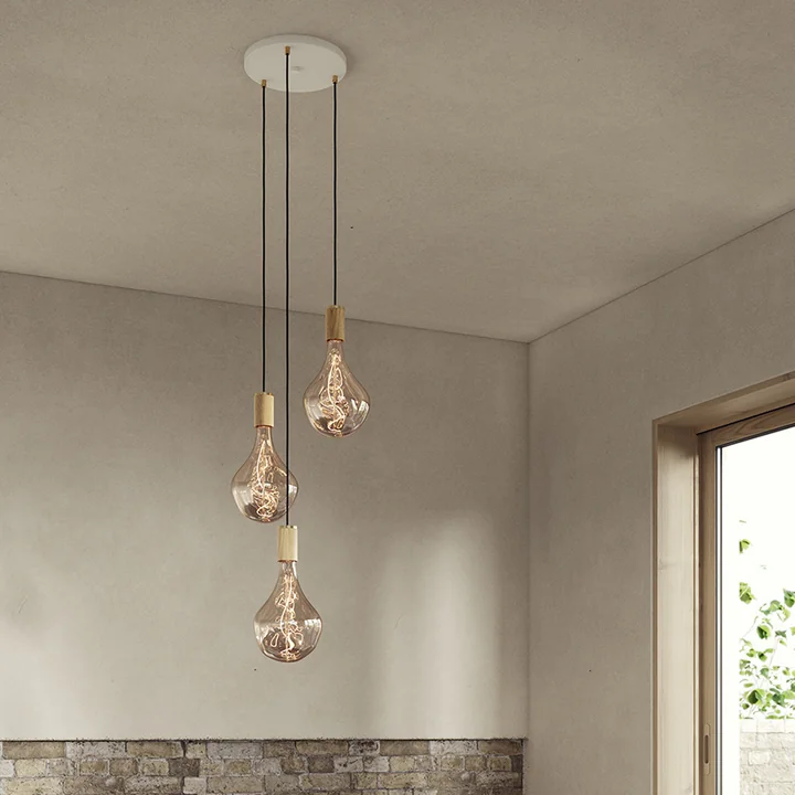 Tala - Eiche Triple Pendelleuchte Set, inklusive 3 x Voronoi II LED-Leuchtmittel E27, weiss / Messing