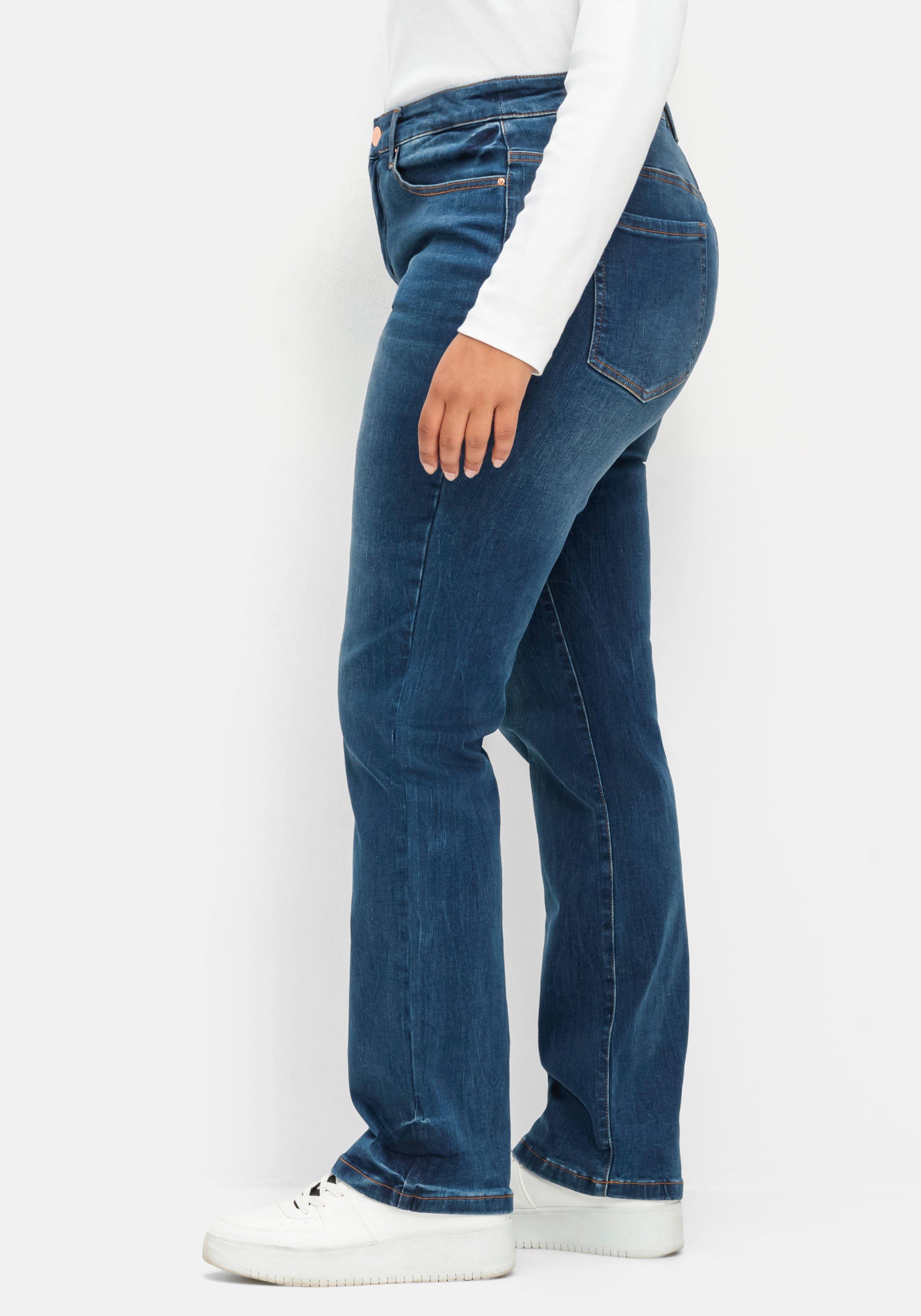 Gerade Stretch-Jeans mit Bodyforming-Effekt