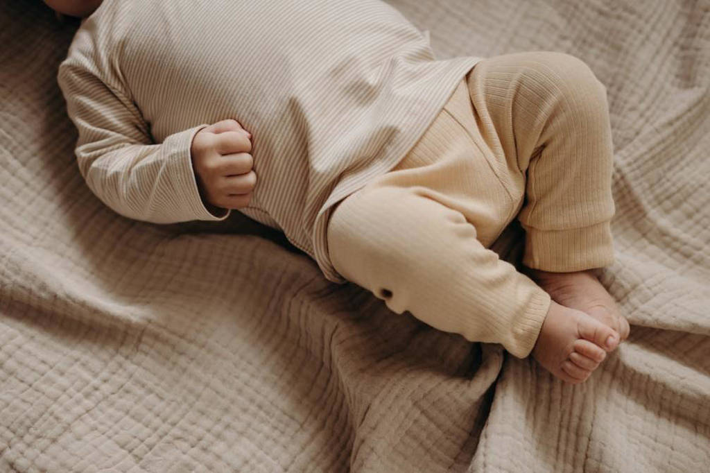 LEVV baby regular fit broek LNOENOS lichtzand
