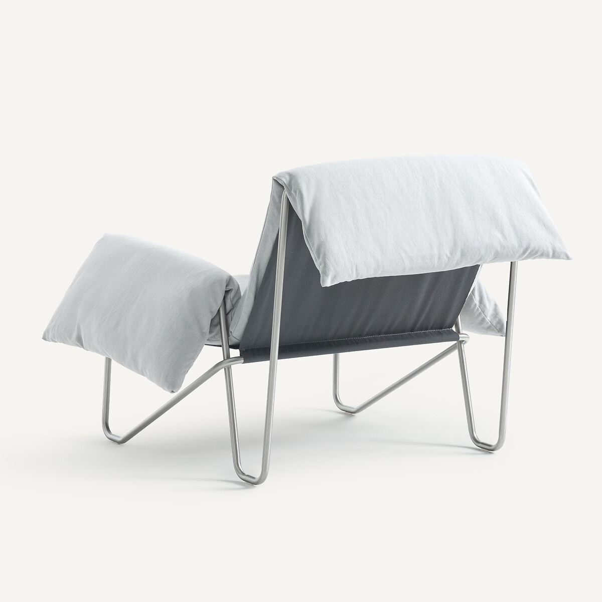 OTTO STUDIO PARA AM.PM<br>Poltrona feita de linho de algodão e metal de aço Nomad