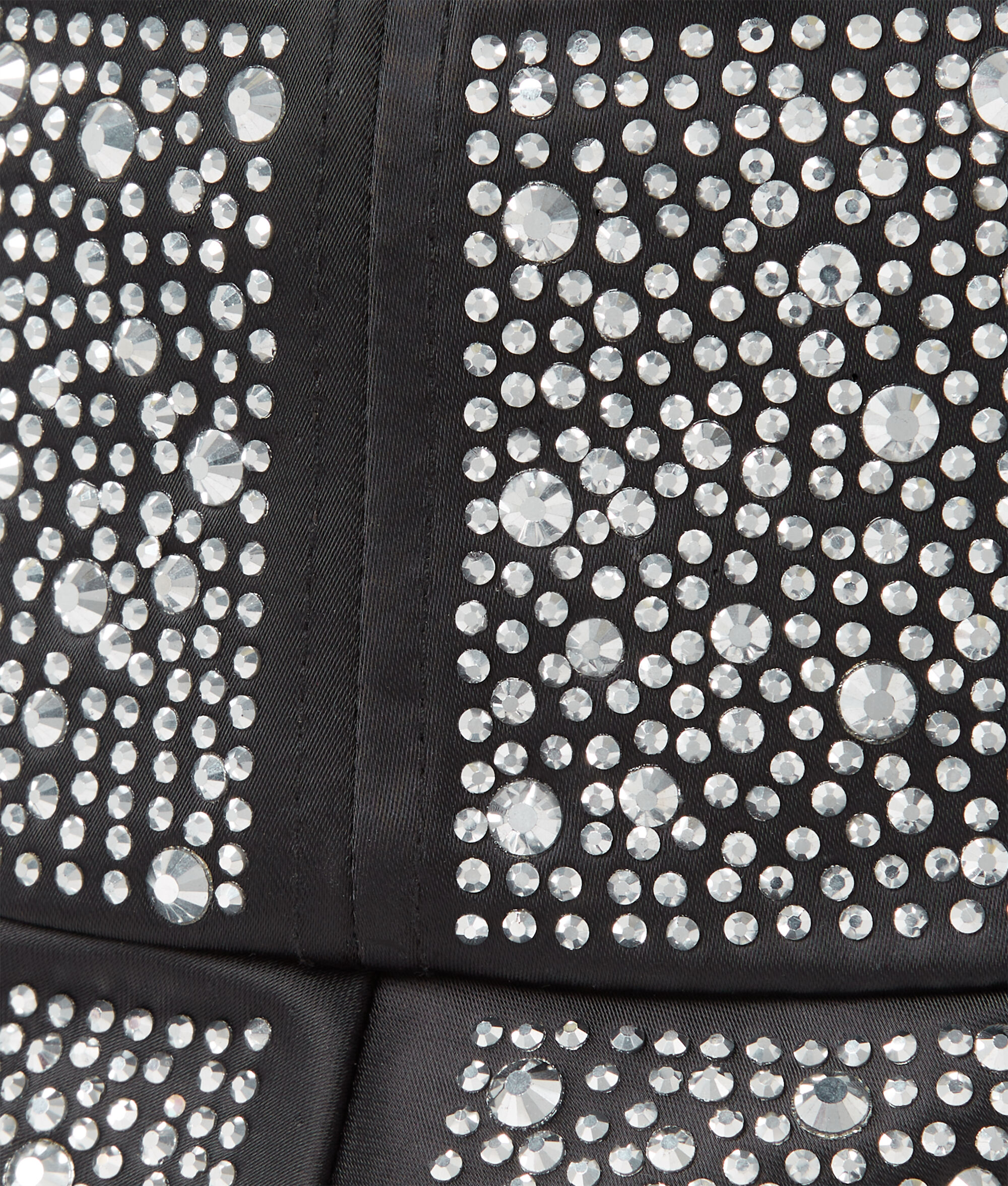 BOB EN STRASS SÉLECTIONNÉ PAR HUN KIM