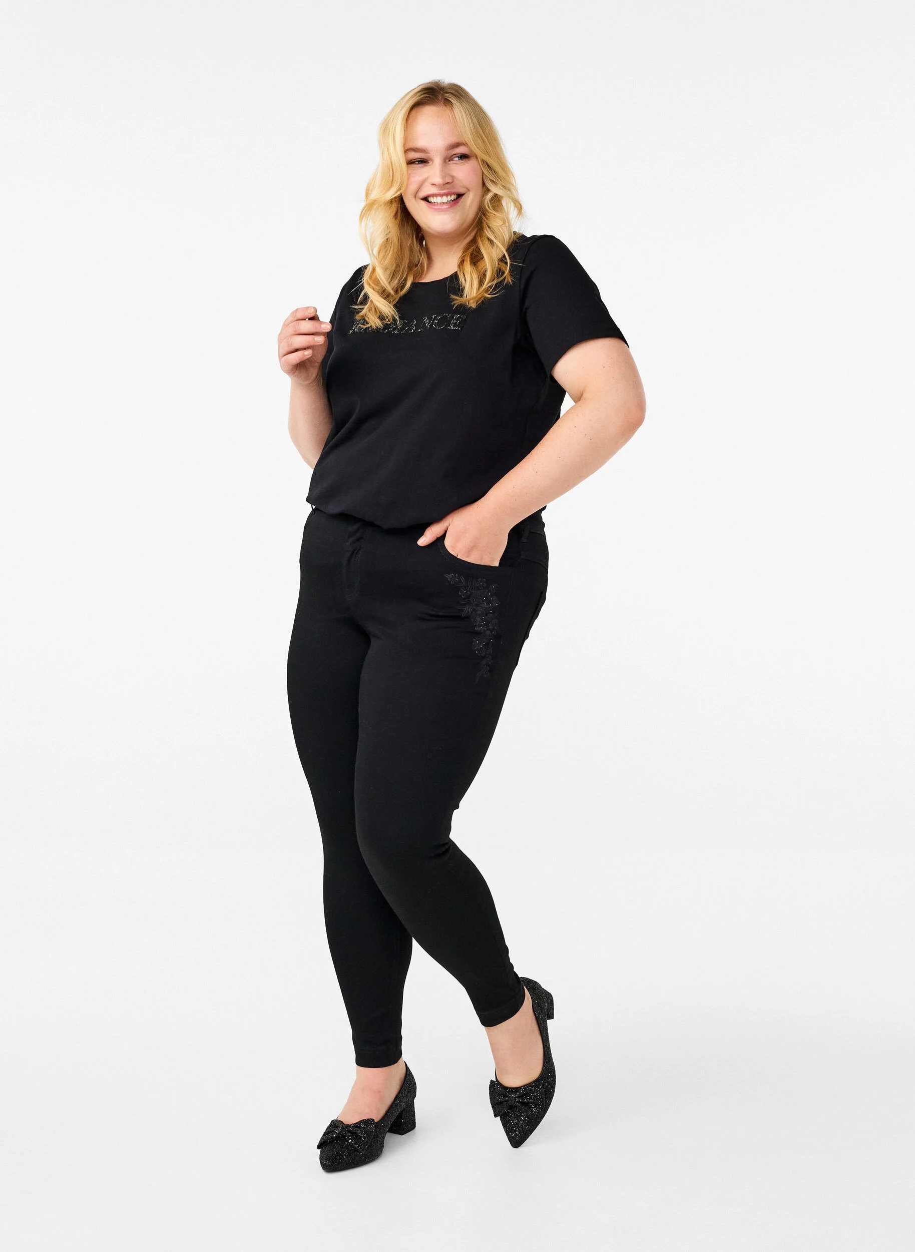 Bomulds t-shirt med rhinesten motiv
