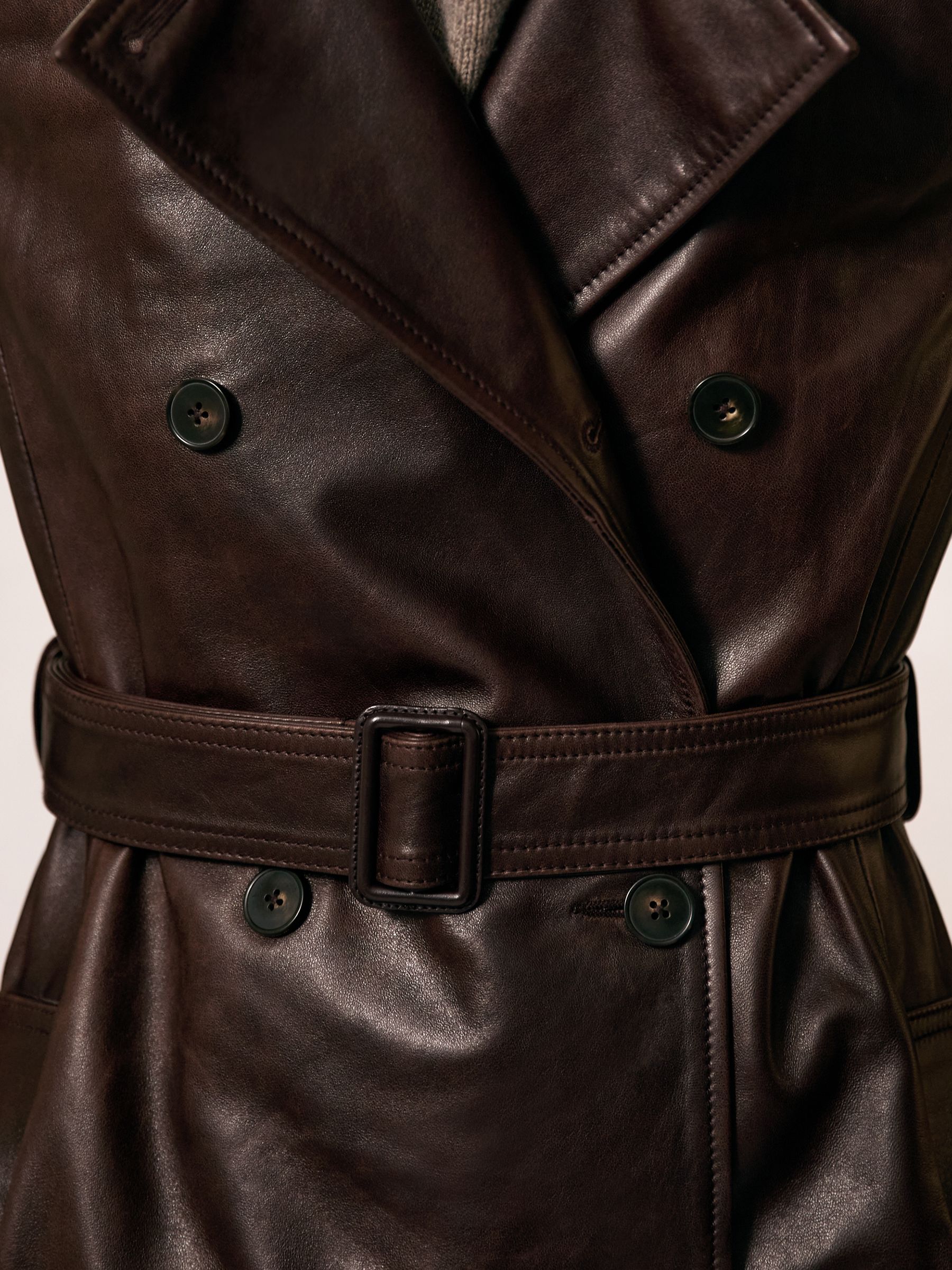 Chocoladebruin - Reiss Hattie Leather Double-Breasted Trench Coat