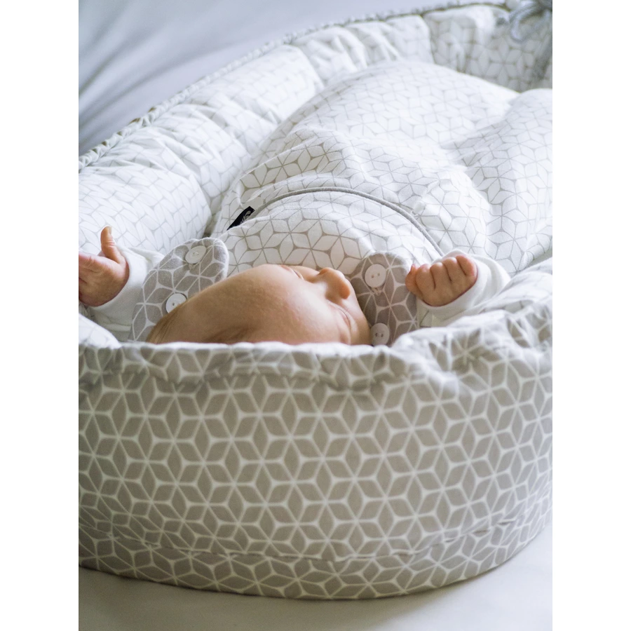 Alvi® Schlummer-Nestchen Graphic taupe