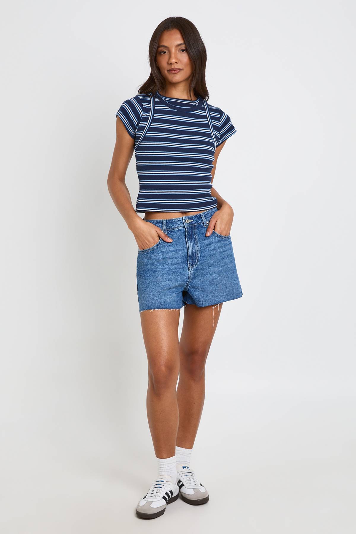 boohoo Short mini en denim pour grandes tailles