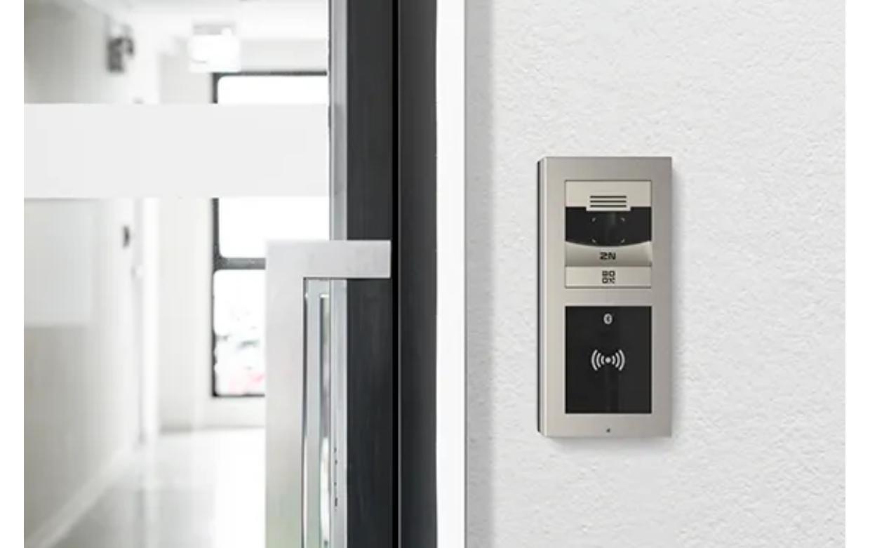IP Türstation Access Unit QR<br>Sichere und flexible Zutrittskontrolle mit Kamera, durch QR-Codes – ideal für Besucher und Mitarbeiter