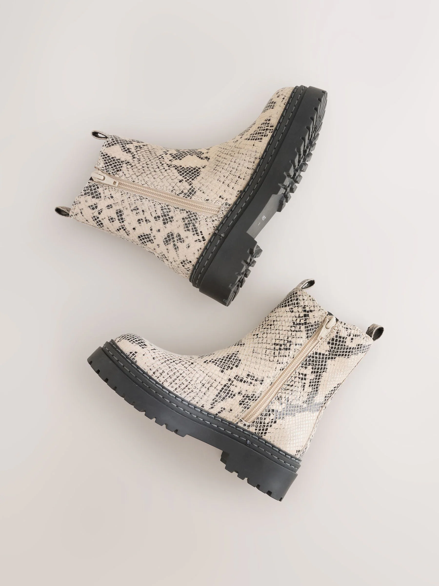 Bedrukt met neutrale slangenprint - Leren Chunky Chelsea Boots