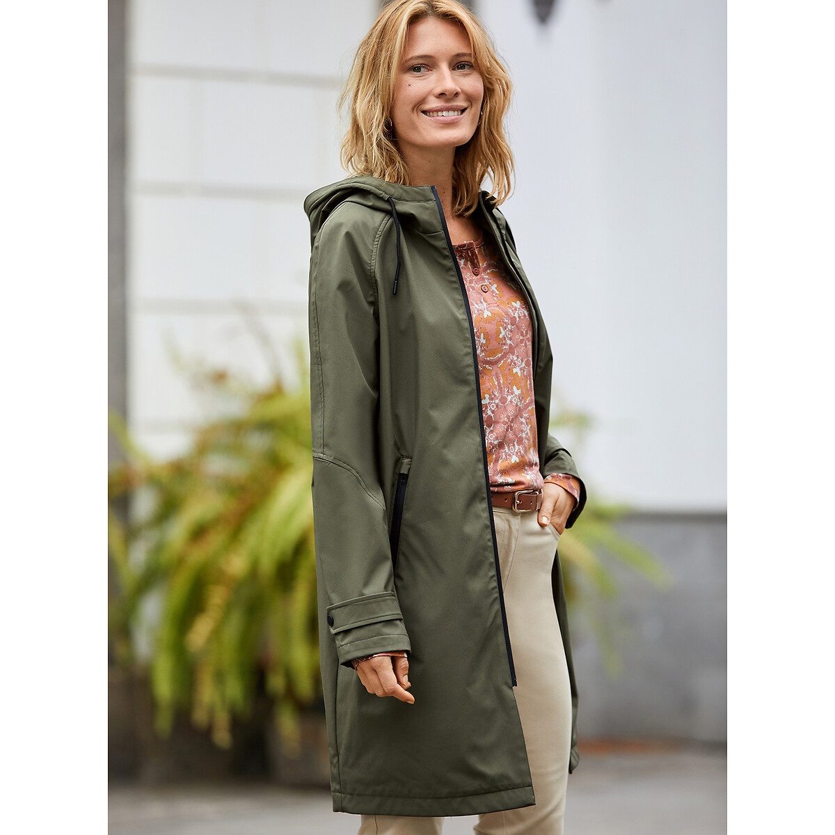 ANNE WEYBURN<br>Windjack conheceu Hood