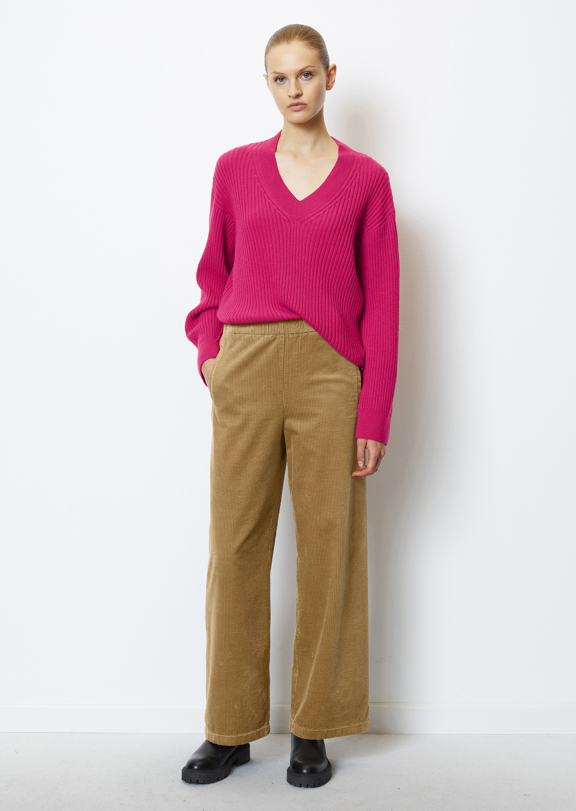V-Neck-Strickpullover looseaus italienischem Schurwolle-Mix