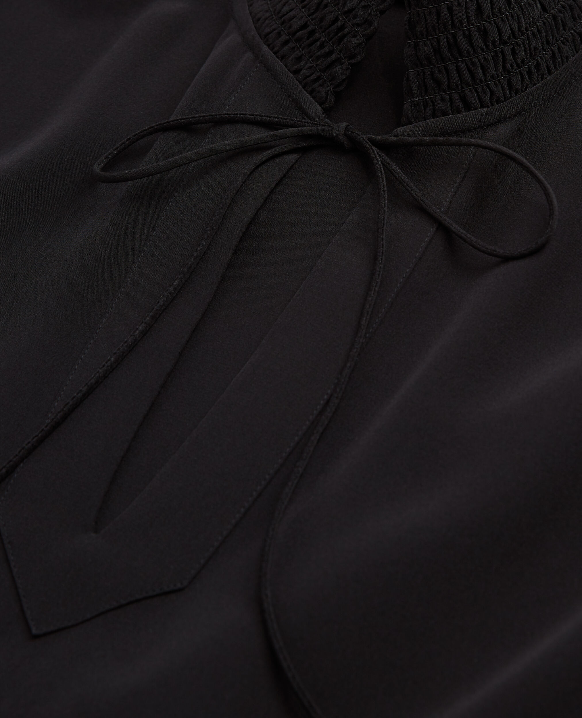 Robe longue en soie noire