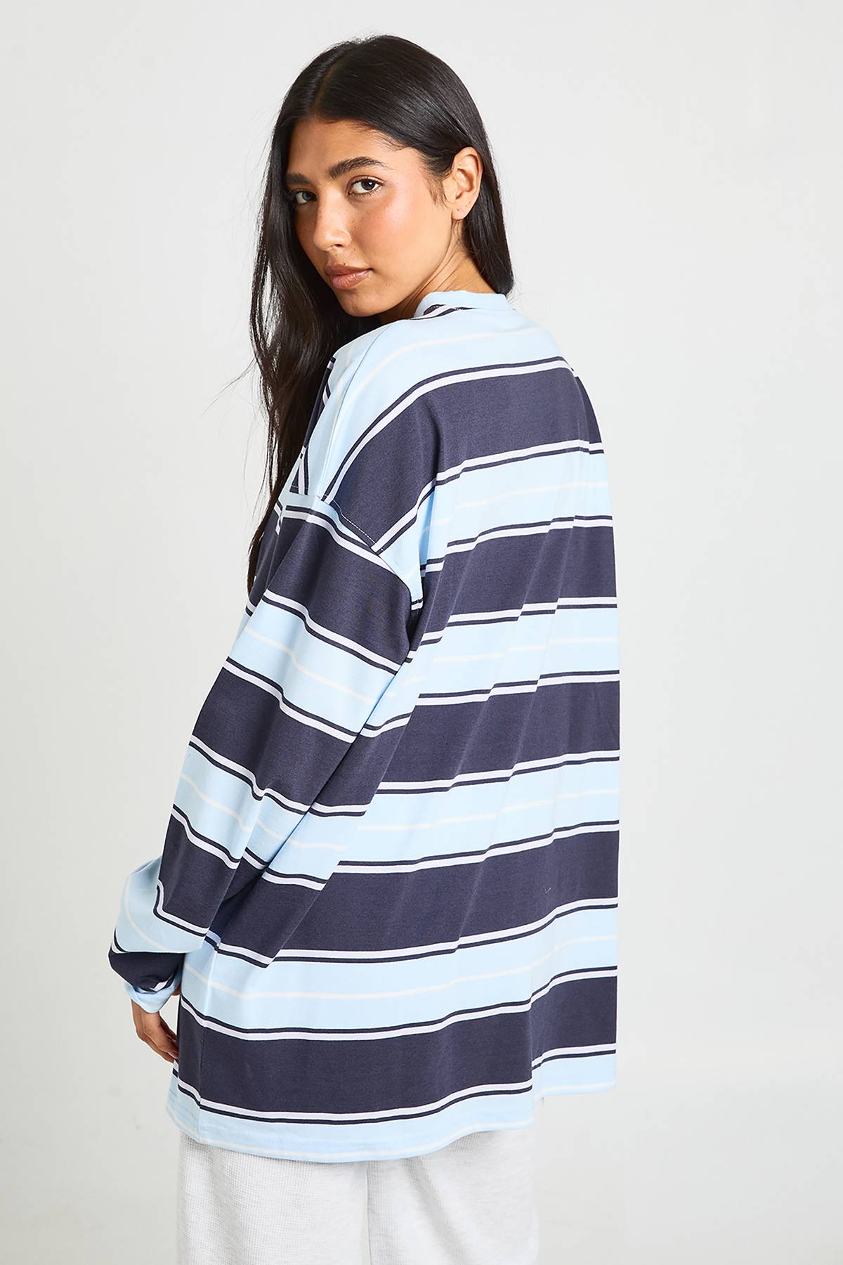 boohoo Haut Oversize À Manches Longues Et Rayures Larges