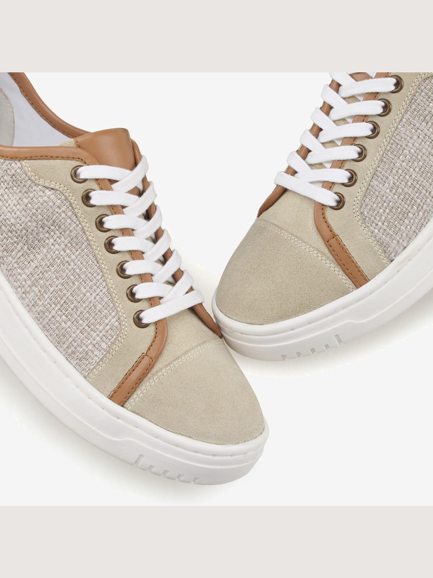 Baskets sneakers tendance en cuir de qualité
