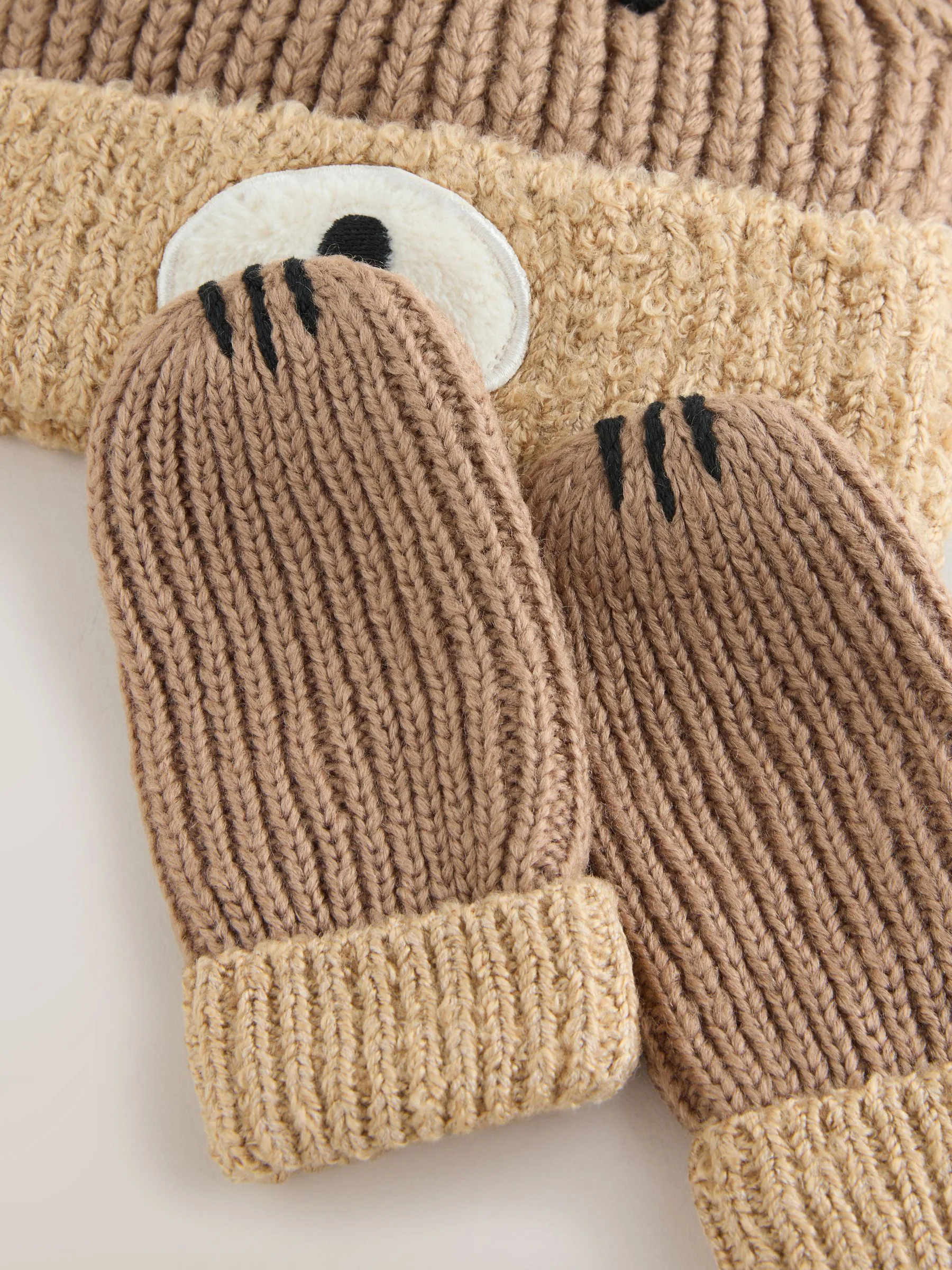 Bruin met beer - Hat & Mittens 2 Piece Set (3mths-6yrs)