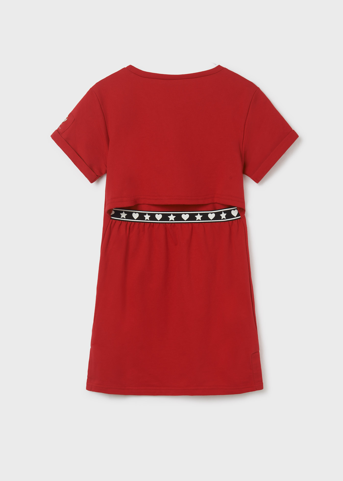 Vestido infantil com estampa e fenda nas costas.
