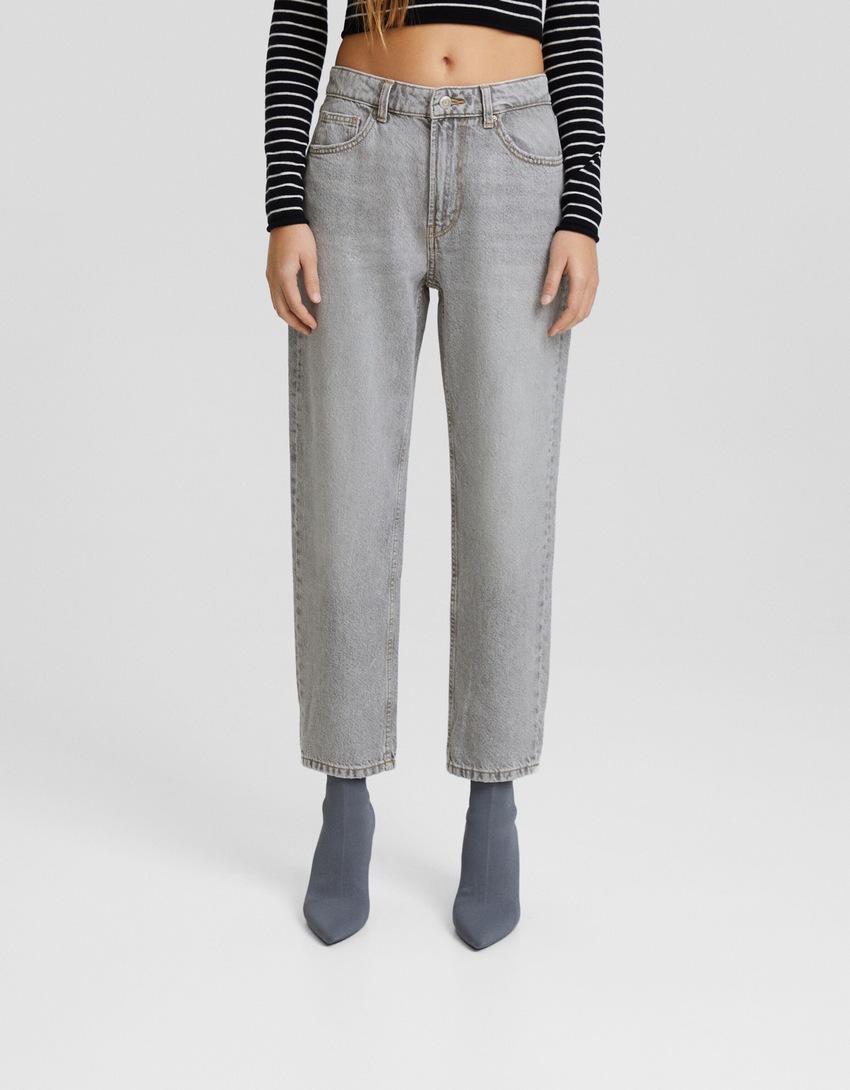 calça jeans de mãe
