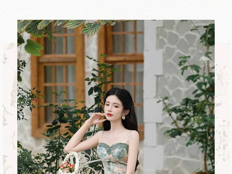 Nebbia - Spaghettibandjes bloemenprint bodycon midi-jurk / cropped vest / set