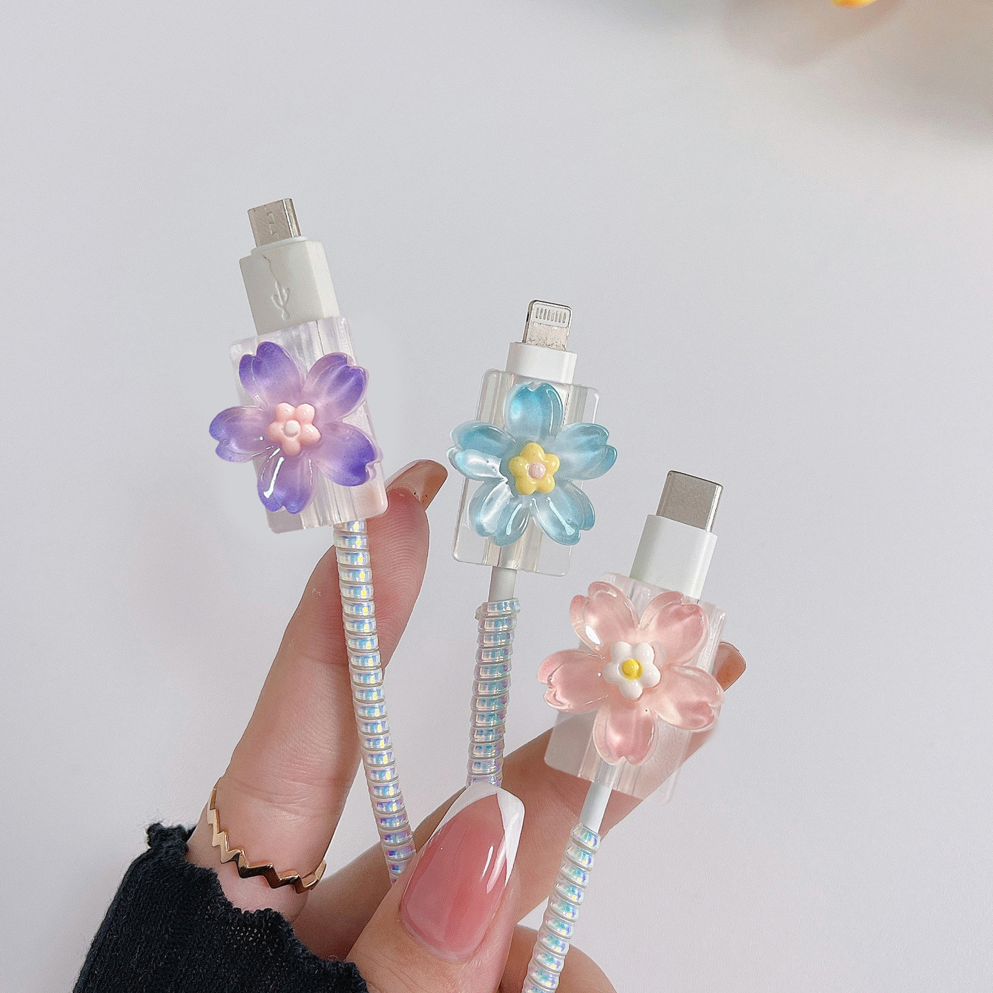 (4er Set) USB C / Lightning Kabel Bruchschutz / Halter / Kabelbeisser Blumen - Design 1