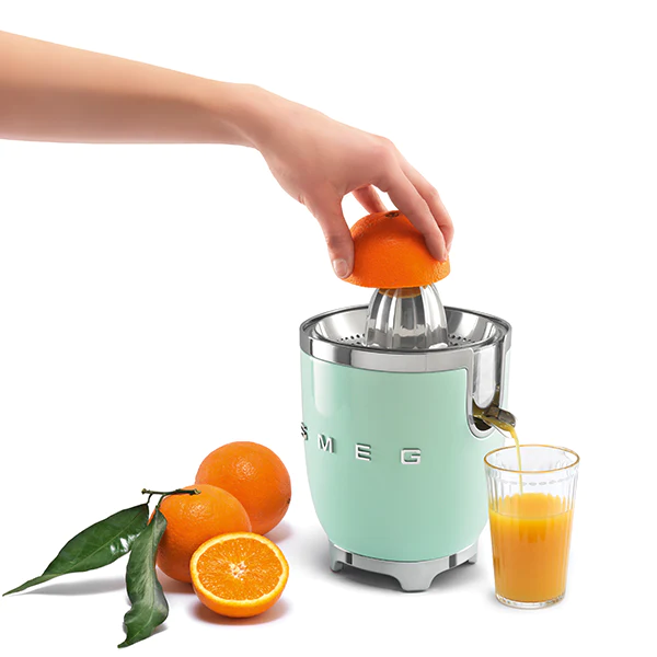 Presse-agrumes électrique 70 W CJF11PGEU vert d'eau Smeg