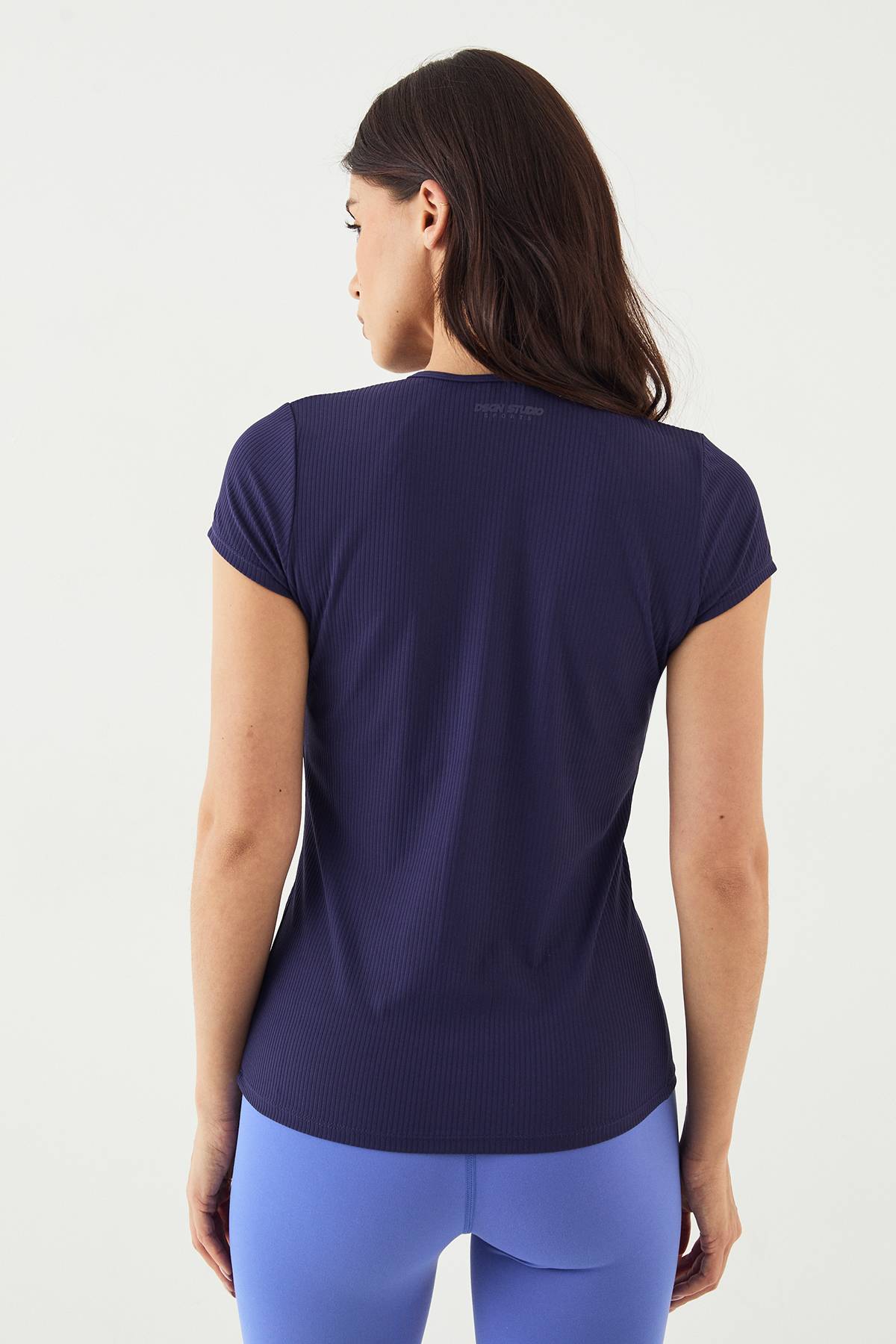 Haut DSGN Studio Ultra Sculpt Côtelé à Manches Courtes avec Boutonnage