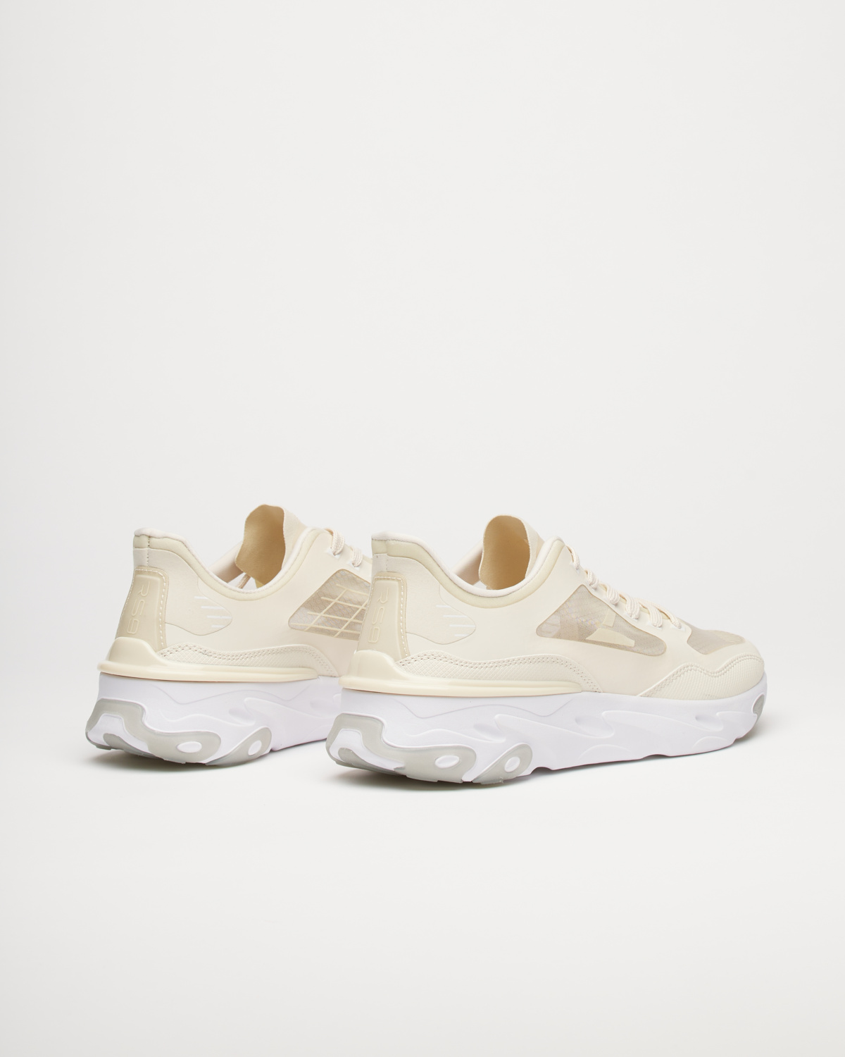 LEVITY RS9 Sand