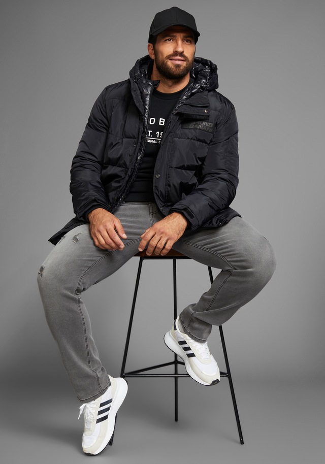 Bruno Banani Winterjacke mit Kapuze wärmendes Material,  hochschliessender Kragen,  verstellbare Kapuze