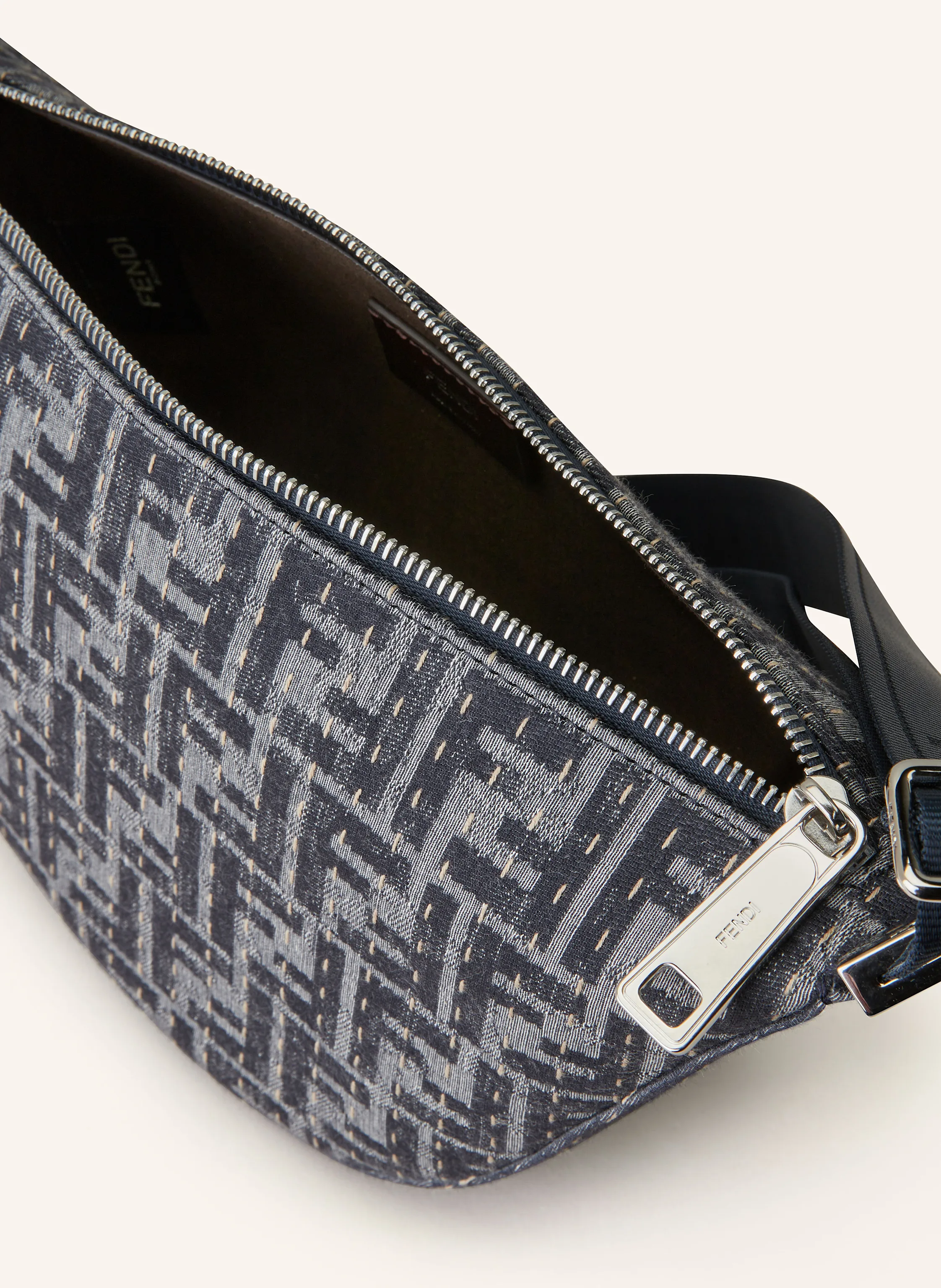 FENDI Umhängetasche MELON SMALL
