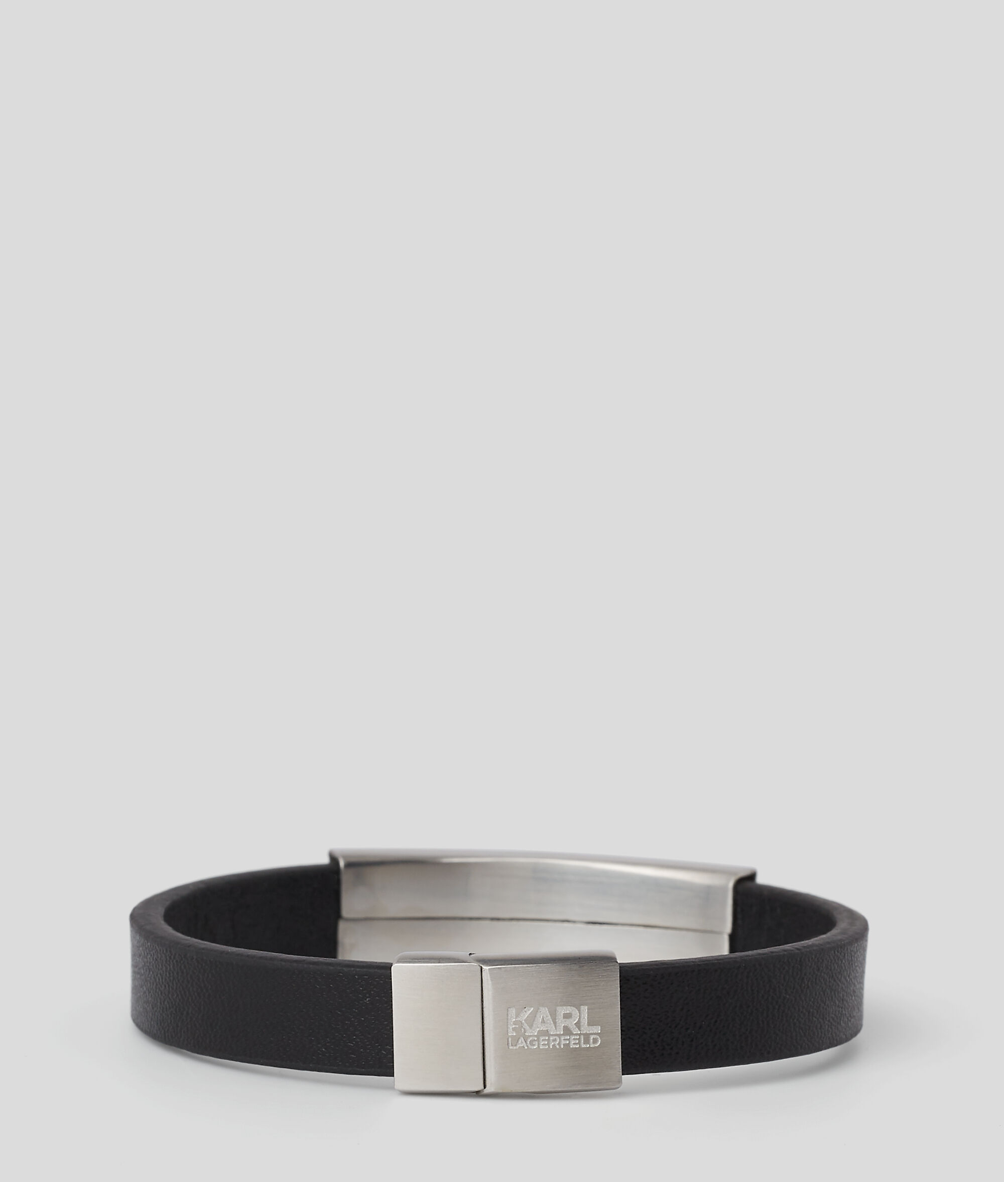 BRACELET AVEC PLAQUE EN CUIR K/ID