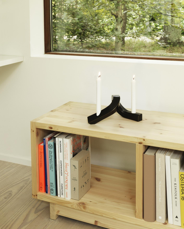 Normann Copenhagen Crooked Two kandelaar bronze