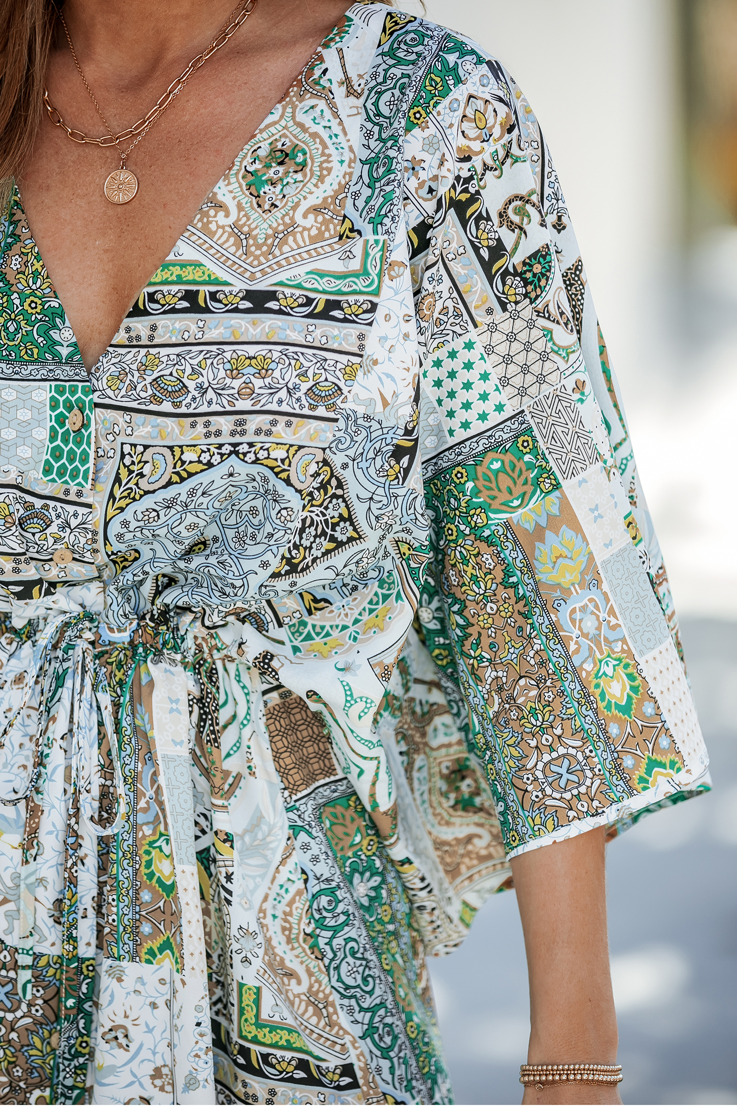 Robe mini à col en V en patchwork