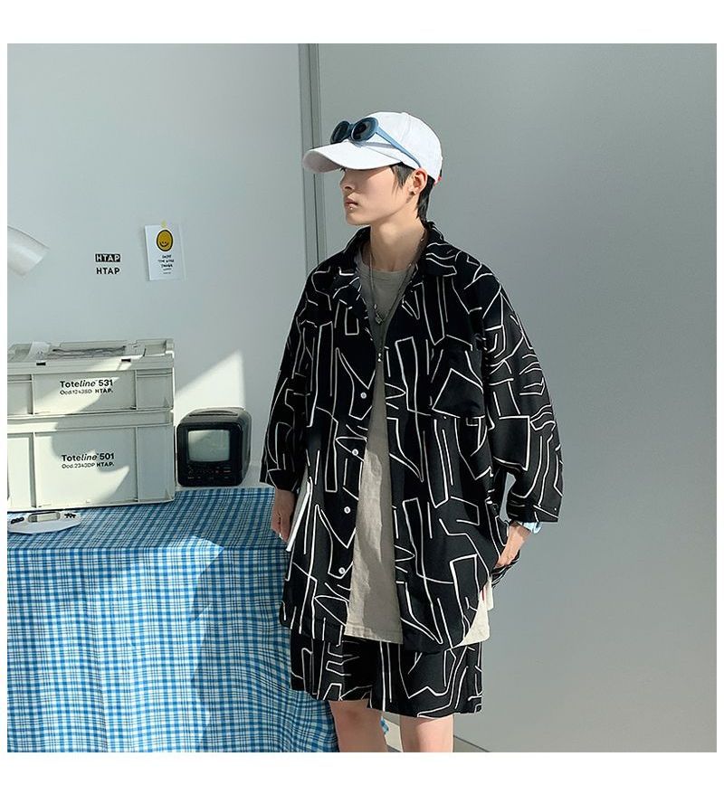 Andrei - Set: Elleboogmouw bedrukt shirt + shorts