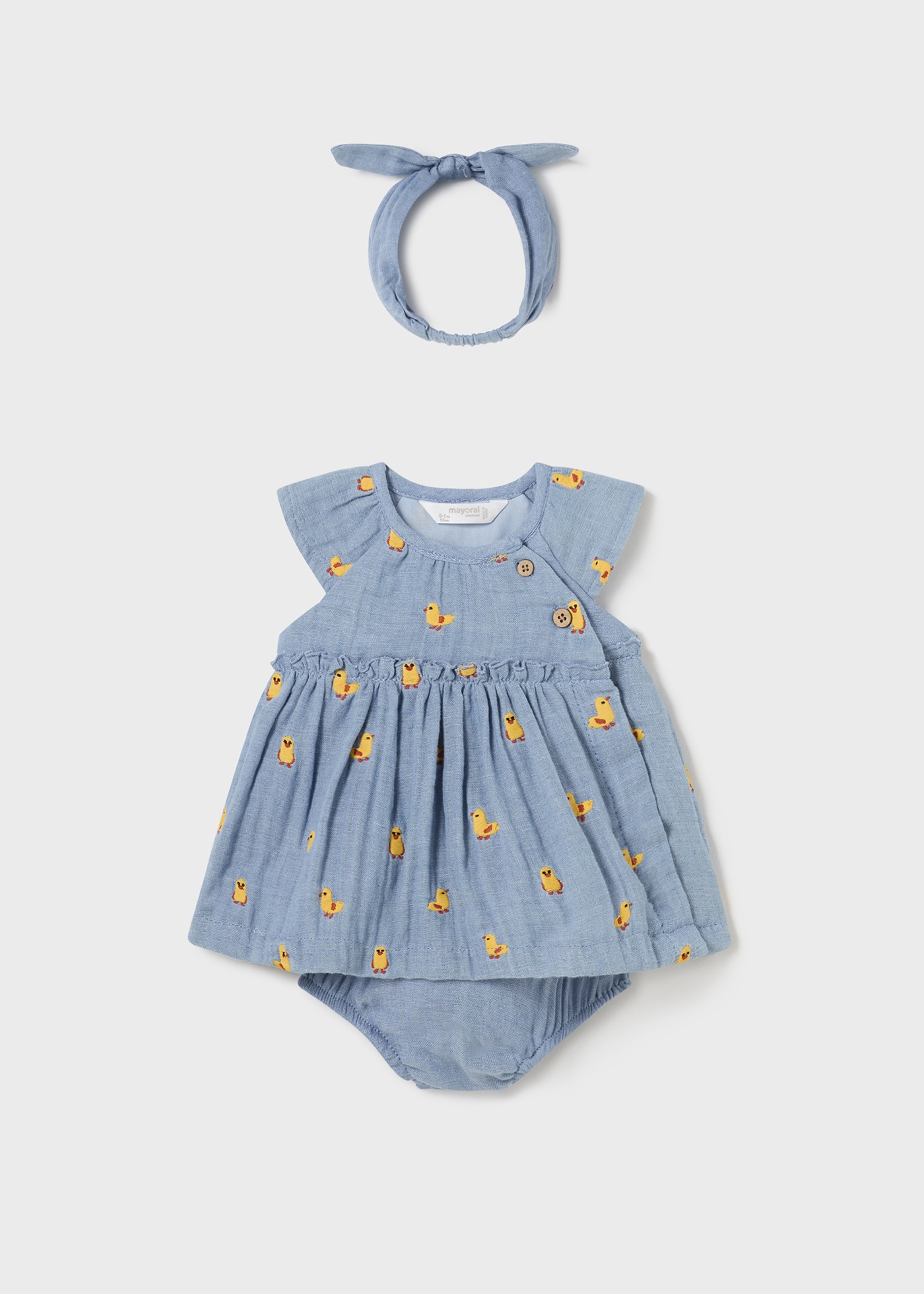 Vestido Jade para recém-nascido da Better Cotton com capa de fralda e faixa de cabelo.