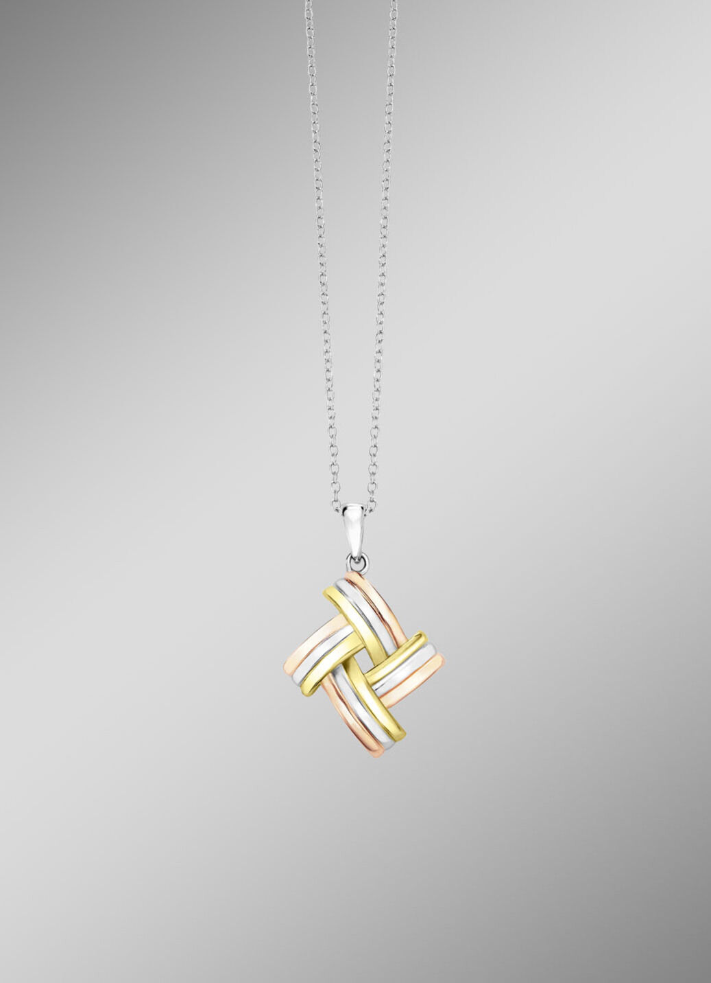 Modischer Knoten-Anhänger in Tricolor mit Ankerkette