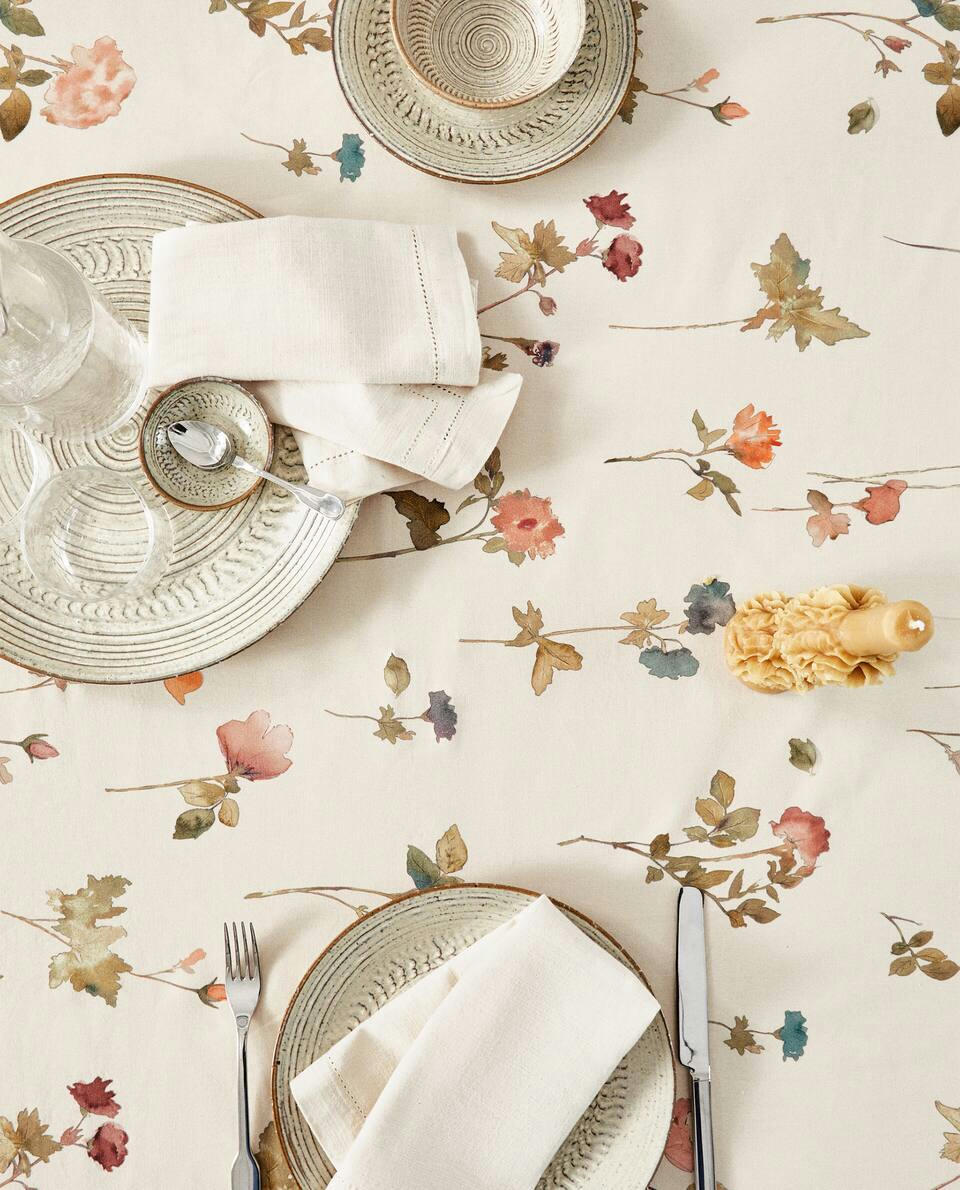 TOALHA DE MESA DE ALGODÃO COM ESTAMPA FLORAL