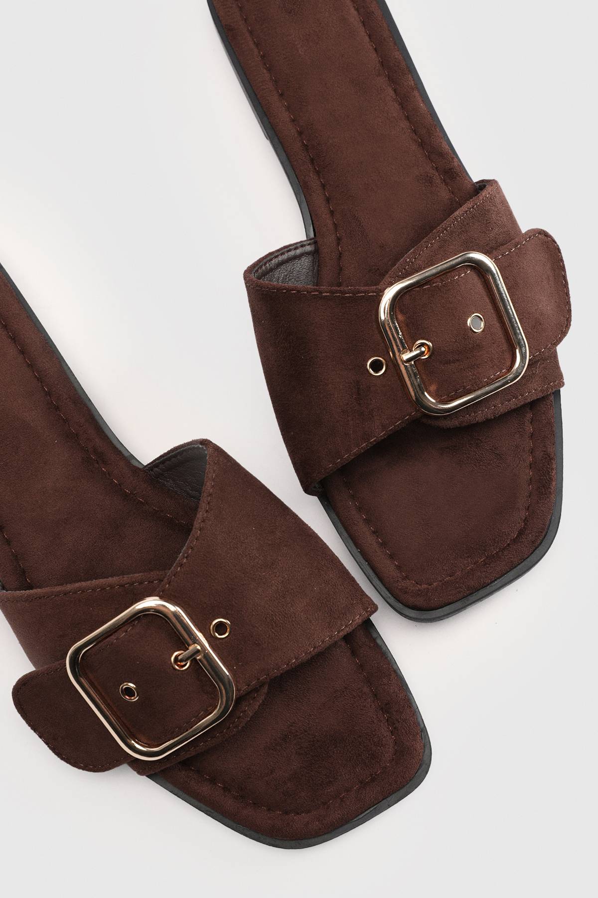 boohoo Sandales Plates En Synthétique Avec Boucle Surdimensionnée