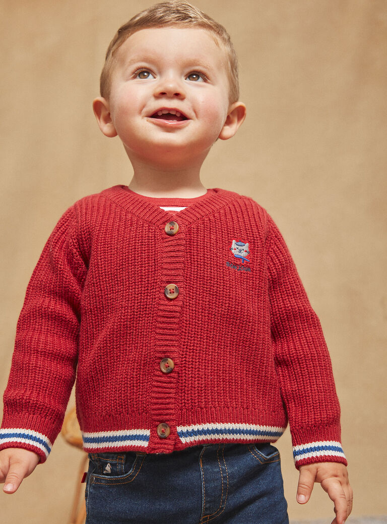 Cardigan rouge en tricot