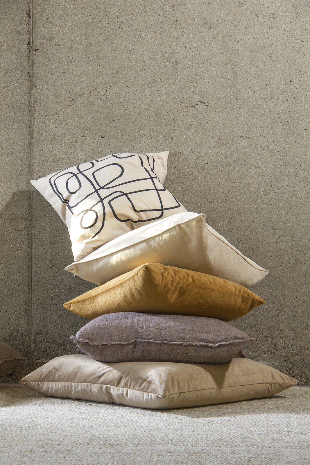 Schizzo putetrekk Beige og sort. 45x45 cm