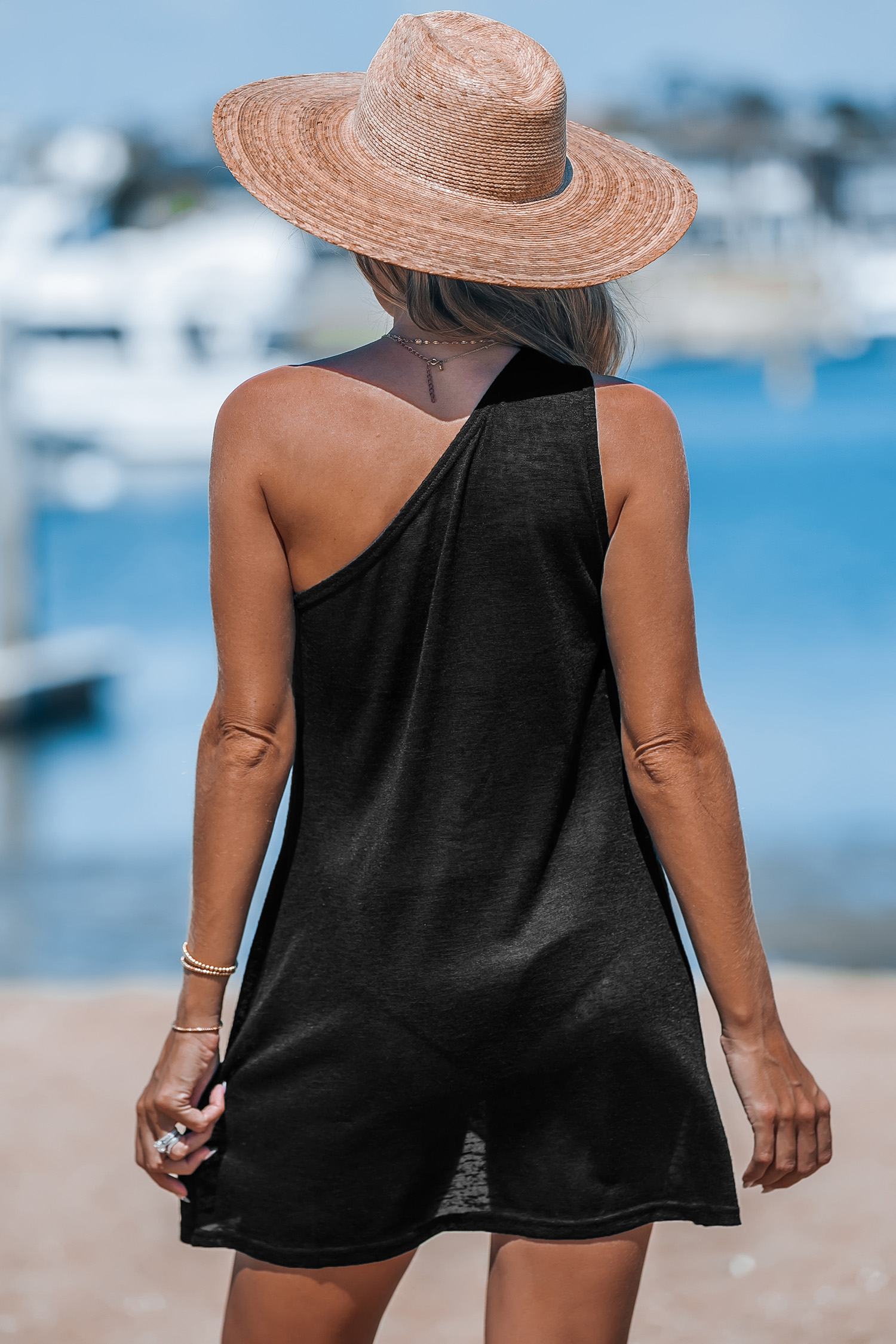 Robe cover up mini à ourlet torsadé et une épaule noire