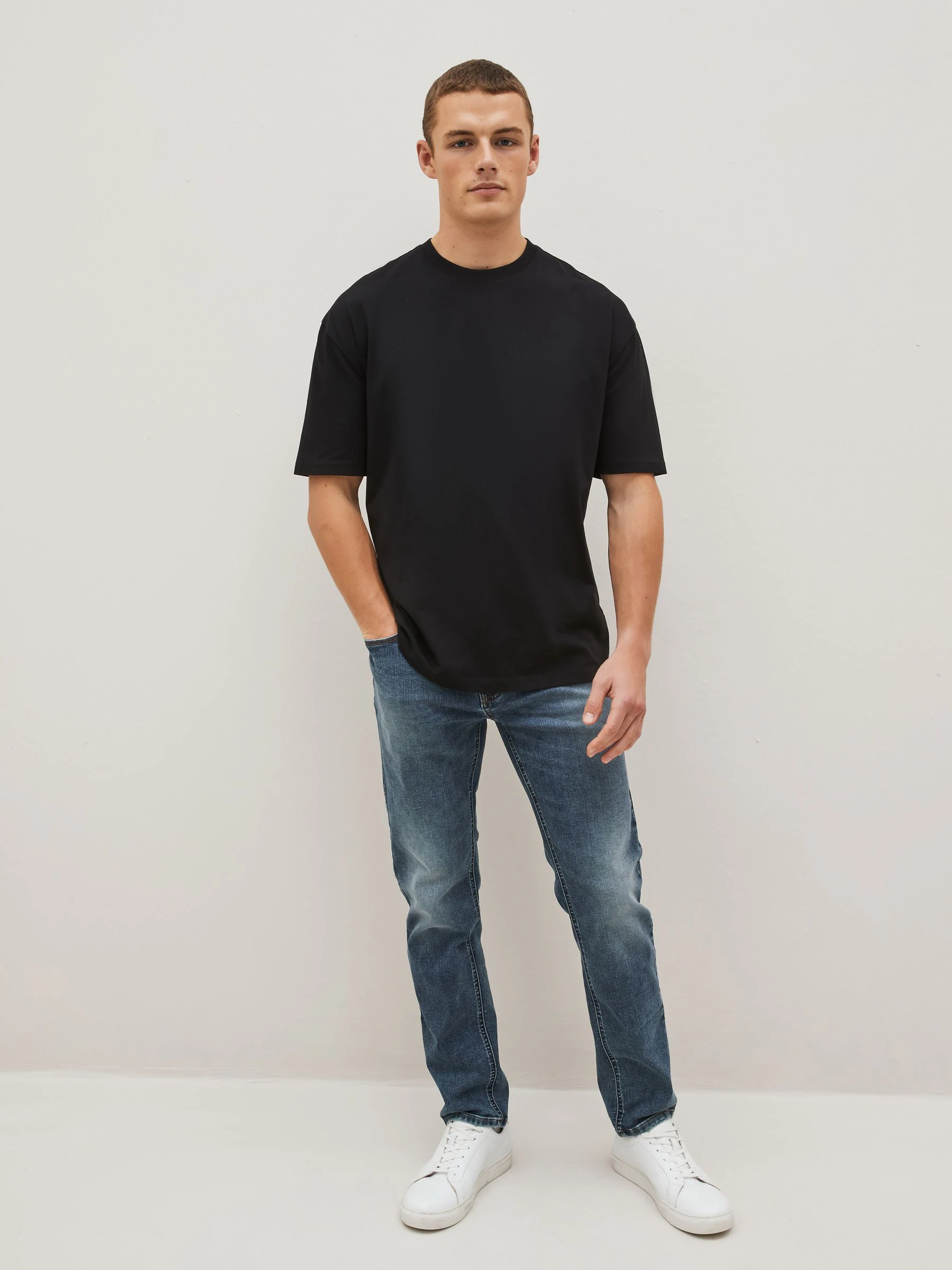 Zwart - Relaxed fit - Essentieel katoenen T-shirt met ronde hals