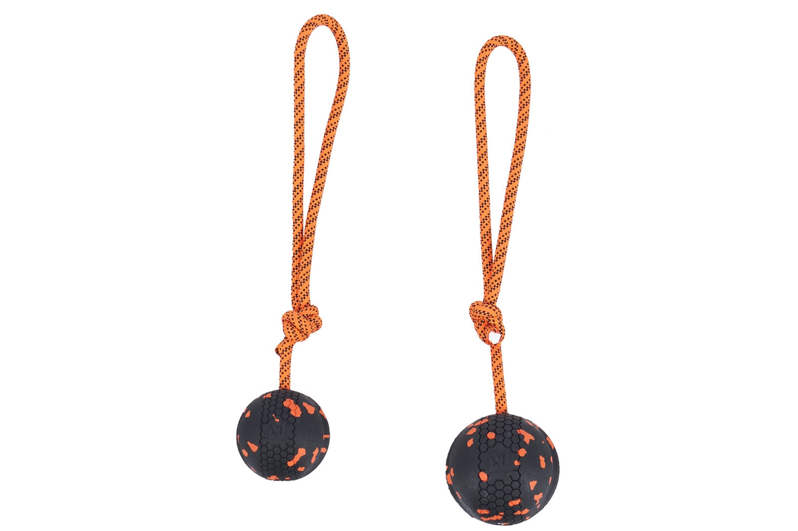 Kjøp Non-Stop Dogwear Dog dog ball on rope fra Hekta på tur!