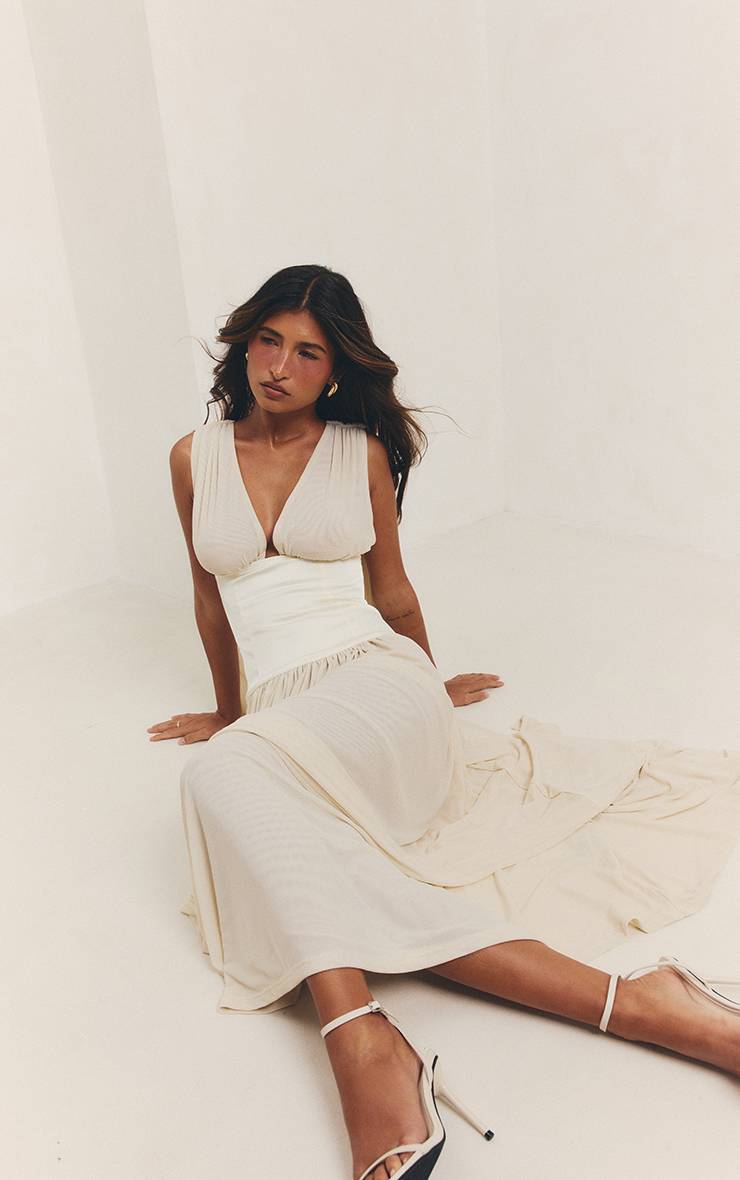 Nude Robe Longue Corset Sans Manches À Décolleté Plongeant En Mesh