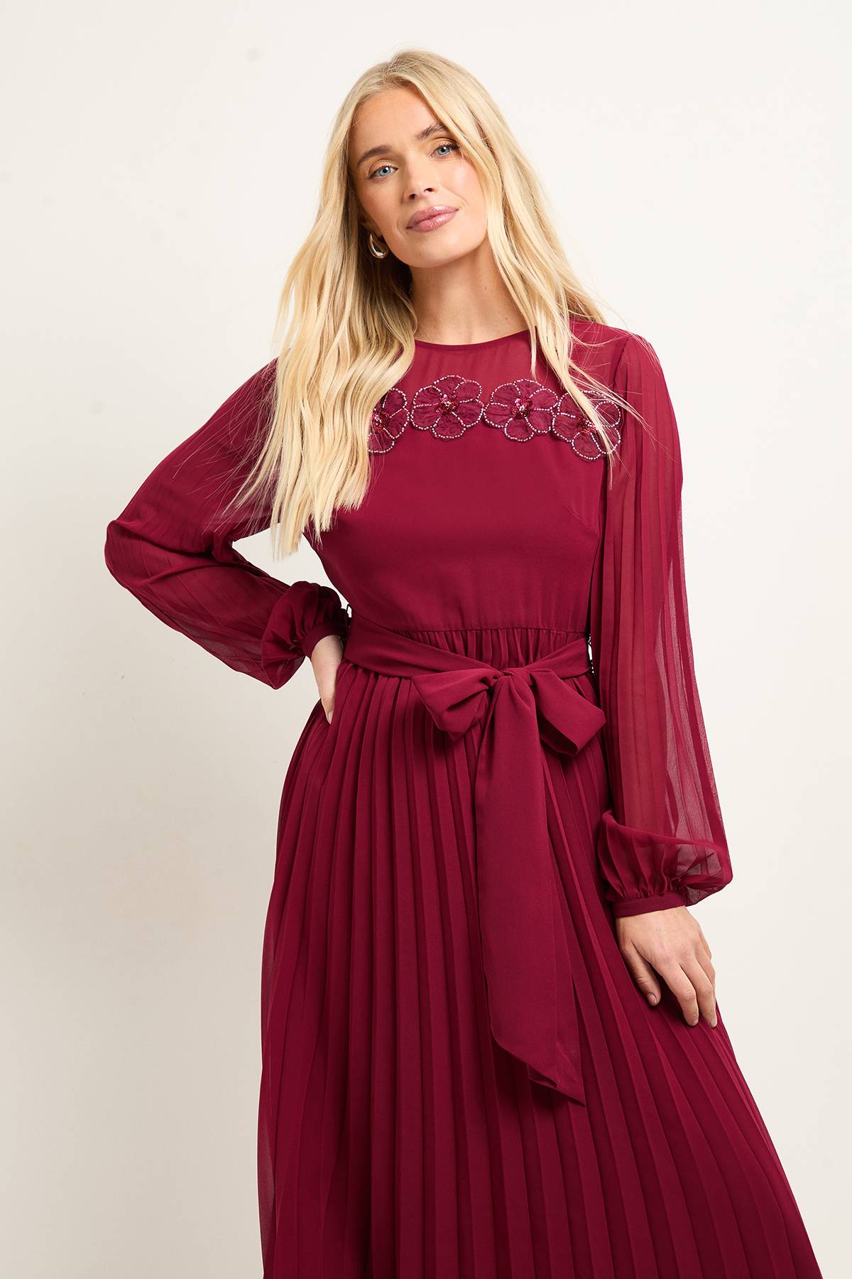 Wallis Robe Midi Plissée à Finitions Florales Petite Taille