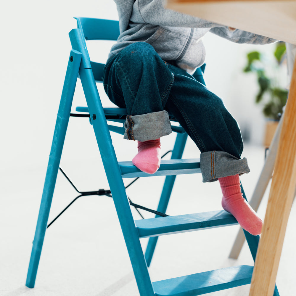 Køb KAOS Swedish Blue Klapp Højstol Recycled Med KLAPP® Sikkerhedsbøjle Og Bakke Bundle