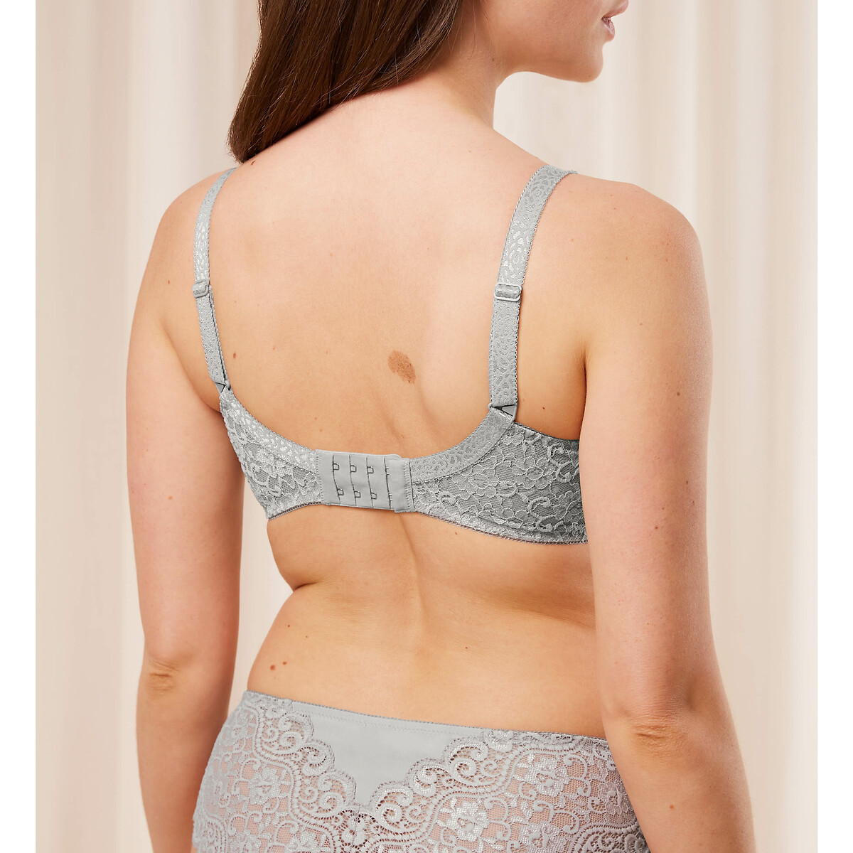 TRIUMPH<br>Sutiã minimizador sem aro Amourette