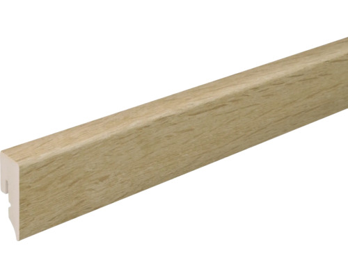 SKANDOR plint PVC KU048L Eiken crème FOEI866 15 x 38,5 x 2400 mm